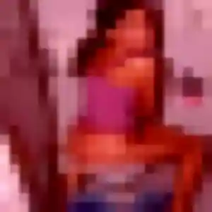 Mia, femme de 26 ans propose plan cul à Plouguernével