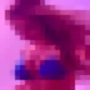 Celeste (20 ans) à Plourivo propose un plan cul ce soir