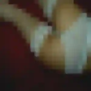 Contacte Chloe, 21 ans à Port-en-Bessin-Huppain en privé