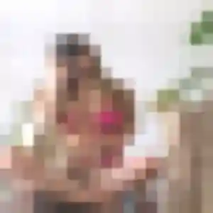 Rejoins Violette, 26 ans à Roquefort gratuitement