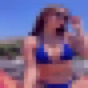 Lola, 27 ans, en ligne à Roujan pour une rencontre coquine
