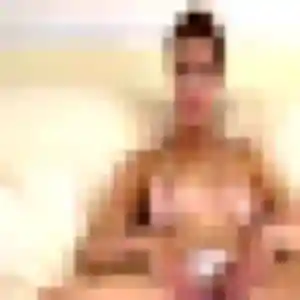 Justine, femme de 22 ans cherche plan cul à Saint-Amans-des-Cots