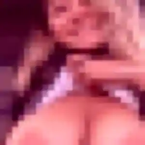 Louane, 20 ans, en ligne à Saint-Beauzély pour un plan cul