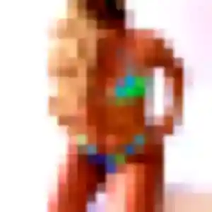 Kenza, 28 ans, connectée à Saint-Brevin-les-Pins pour une rencontre coquine