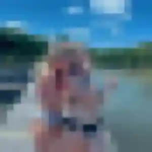 Photo exclusive de Elia, 21 ans à Saint-Clément-des-Levées - plan discret