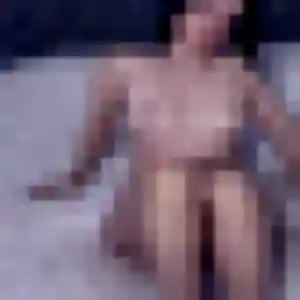 Kenza (24 ans) à Saint-Cyr-de-Favières propose un plan cul rapidement