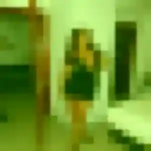 Rencontre Marine, 22 ans à Saint-Cyr-sur-Loire en privé