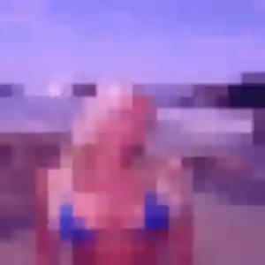 Découvre Lina, 30 ans à Saint-Éloy-de-Gy en privé