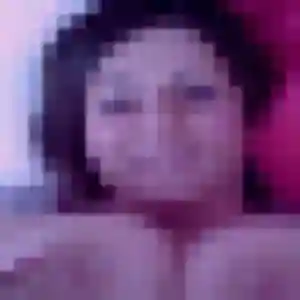 Capucine, 23 ans, connectée à Saint-Florent-sur-Cher pour une rencontre coquine