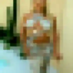 Mia, femme de 32 ans cherche plan cul à Saint-Genis-d'Hiersac