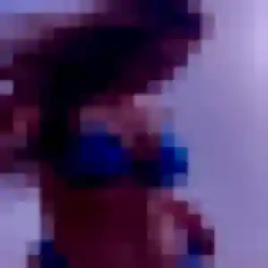 Photo privée de Julie, 20 ans à Saint-Georges-sur-Moulon - rencontre sans lendemain
