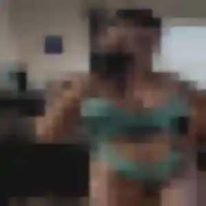 Lola, 25 ans, connectée à Saint-Germain-sur-Avre pour une rencontre coquine