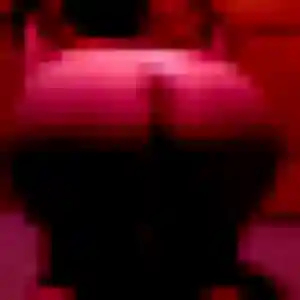 Kenza (24 ans) à Saint-Jean-Saint-Maurice-sur-Loire propose une rencontre maintenant