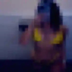 Zelie, 28 ans, en ligne à Saint-Julien-Mont-Denis pour une rencontre coquine