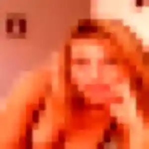 Contacte Amandine, 19 ans à Saint-Laurent-de-la-Prée en privé