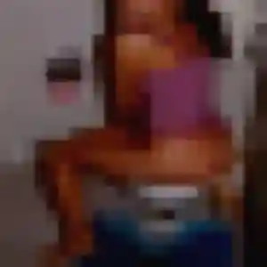 plan cul à Saint-Malo-des-Trois-Fontaines : profil de Mia, 21 ans - accès libre