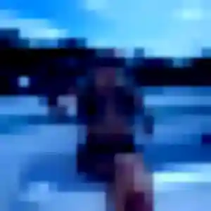 Inaya, 20 ans, en ligne à Saint-Martin-de-Brômes pour une rencontre coquine