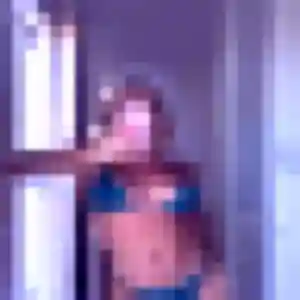 Photo de Manel à Saint-Martin-Lestra (20 ans) - plan cul gratuit