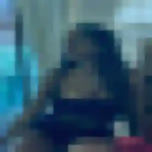 Lison, 21 ans, connectée à Saint-Paul-sur-Yenne pour un plan cul