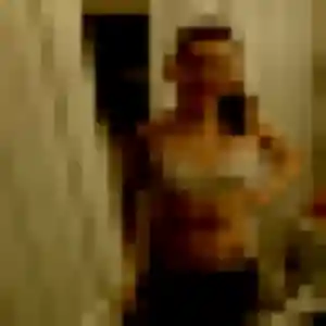 Photo de Yara à Saint-Père-sur-Loire (29 ans) - plan cul discret