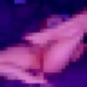 Leila, 32 ans, connectée à Saint-Quentin-la-Poterie pour un plan cul