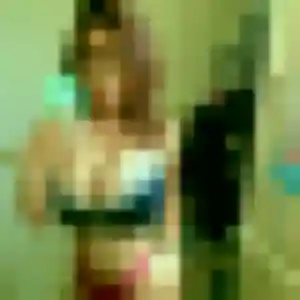 Julie (20 ans) à Saint-Sauveur cherche une rencontre rapidement