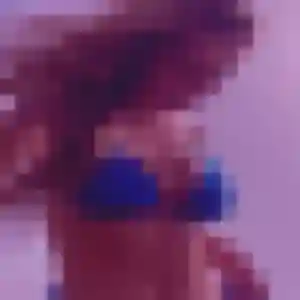 Julie, 19 ans, connectée à Saint-Symphorien pour une rencontre coquine