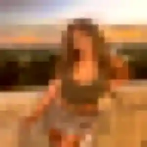 Photo exclusive de Ilana, 19 ans à Saint-Symphorien - plan discret