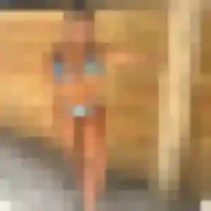 Alicia, 22 ans, en ligne à Saint-Urbain pour une rencontre coquine