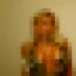 Elena (24 ans) à Saint-Vincent-Cramesnil propose un plan cul maintenant