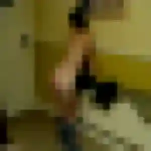 Photo de Emilie à Saint-Vincent-en-Bresse (32 ans) - plan cul sans inscription