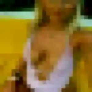Manel (20 ans) à Sainte-Bazeille cherche un plan cul ce soir