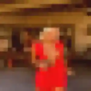 Rejoins Daphne, 19 ans à Sallenôves en t'inscrivant