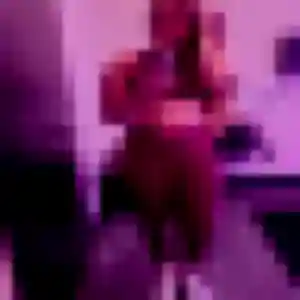 Lena, 20 ans, en ligne à Savigny pour une rencontre coquine