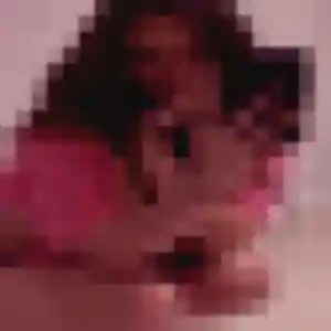 Noemie, 25 ans, connectée à Solesmes pour une rencontre coquine