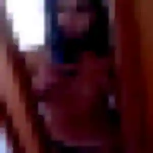 Contacte Inaya, 21 ans à Sottevast gratuitement
