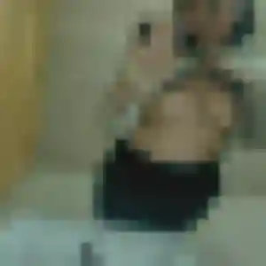 Colombe (20 ans) à Soulaire-et-Bourg propose une rencontre ce soir
