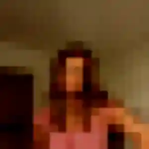 Découvre Lena, 24 ans à Tauriac en privé