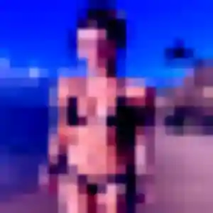 Photo de Emma à Thiverval-Grignon (32 ans) - plan cul anonyme