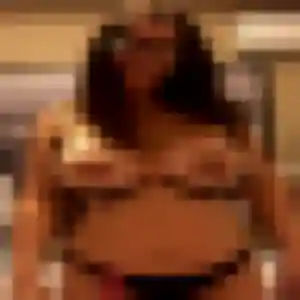 Zoe, fille de 29 ans propose plan cul à Tournes