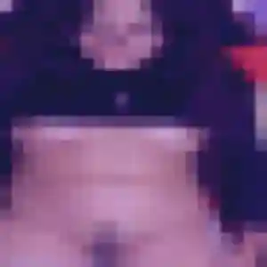Anissa (21 ans) à Vacognes-Neuilly propose une rencontre aujourd'hui