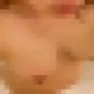 Clara, 24 ans, dispo pour plan cul à Val-d'Isère