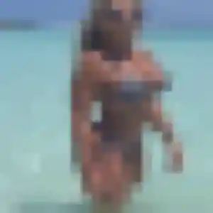 Rencontre Zoe, 22 ans à Velles en privé