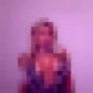 Rejoins Anissa, 33 ans à Vendeuil en privé