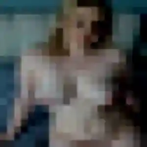 Rencontre Elisa, 20 ans à Vézézoux en privé