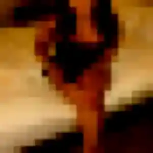 Elina, 28 ans, disponible à Vieux-Ferrette pour un plan cul