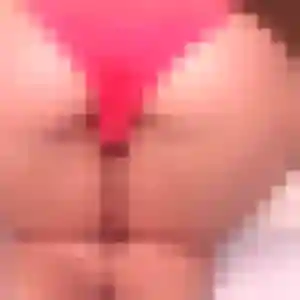 Elena, 29 ans, en ligne à Villages du Lac de Paladru pour un plan cul