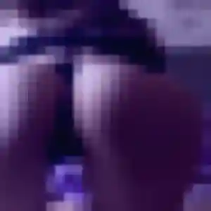 Photo de Elena à Villaines-sous-Lucé (33 ans) - plan cul gratuit