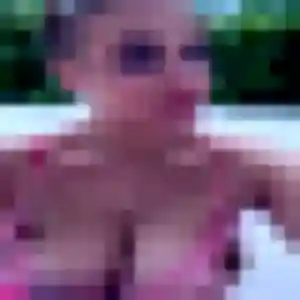 Romane, 23 ans, disponible à Ville-la-Grand pour une rencontre coquine