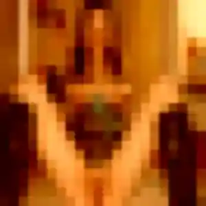 Découvre Lena, 35 ans à Villefranche-sur-Saône en privé